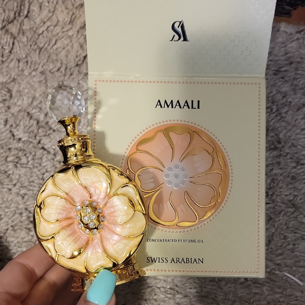 Swiss Arabian Amaali Floral Gold & Pink Perfume Oil Bottle